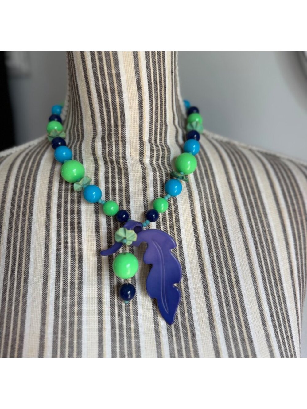 Vintage 80s Chunky Lucite Beaded Necklace in Green Purple & Blue